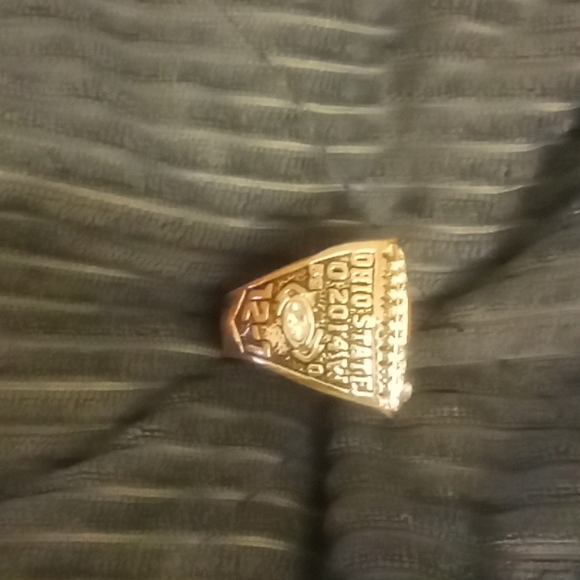 Champion Rin - Picture 2 of 3